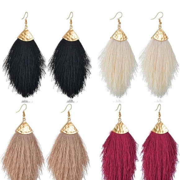 ✨ NWT Bohemian Hammered Gold Silk Tassel Earrings ✨Hand Crafted ✨Artisan✨ - Picture 3 of 4